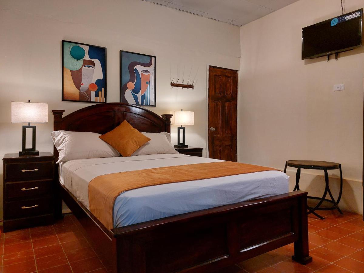 Hospedaje Los Lirios Chitre Luaran gambar