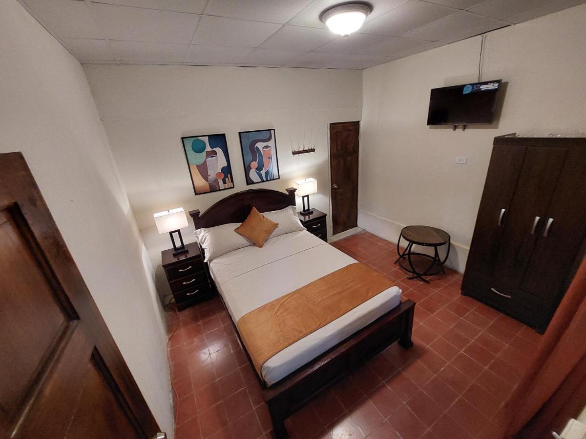 Hospedaje Los Lirios Chitre Luaran gambar