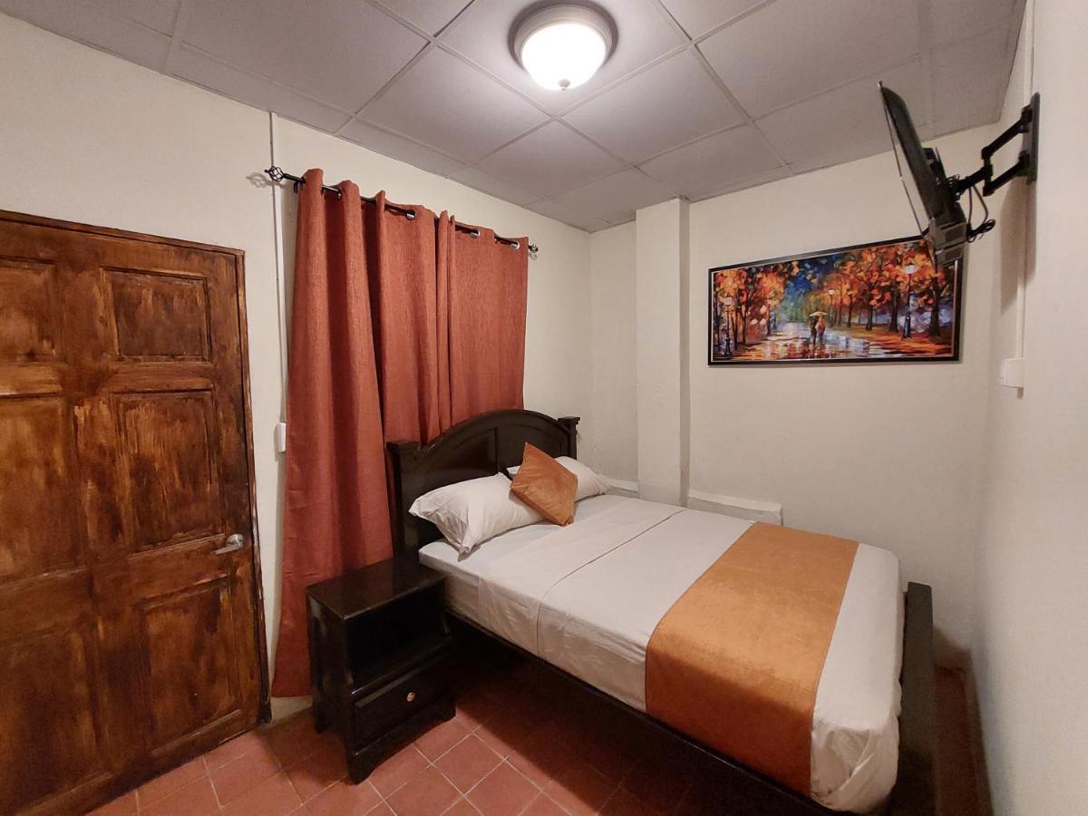 Hospedaje Los Lirios Chitre Luaran gambar