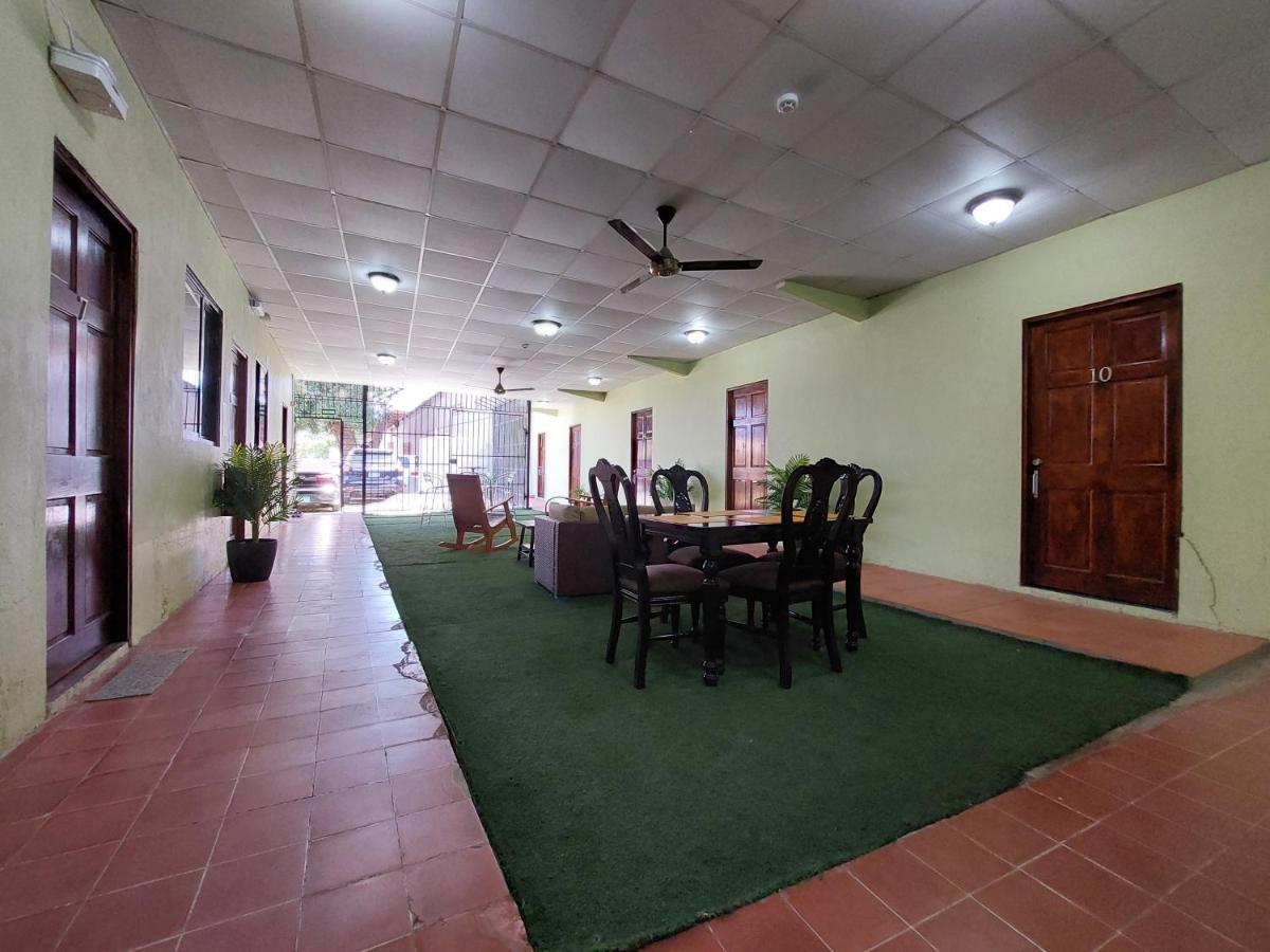Hospedaje Los Lirios Chitre Luaran gambar