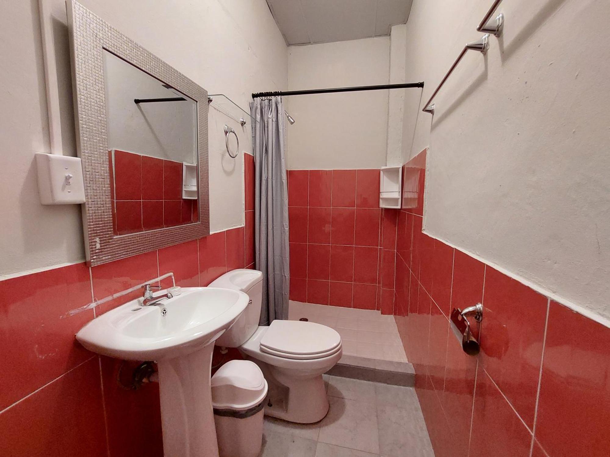 Hospedaje Los Lirios Chitre Bilik gambar